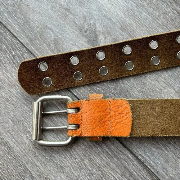 Aldo Distressed  Leather Eyelet Belt Made in Canada - Picture 8 of 11